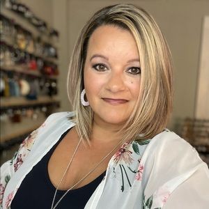 Meet your Posher, Tiffany